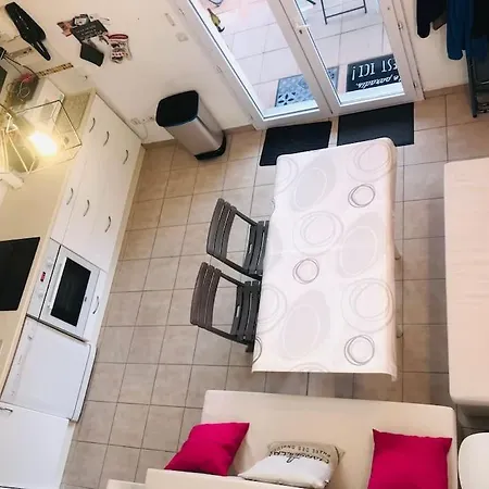 Casa vacanze Maison Mitoyenne Wifi Parking Entrethauetmer Marseillan (Herault)